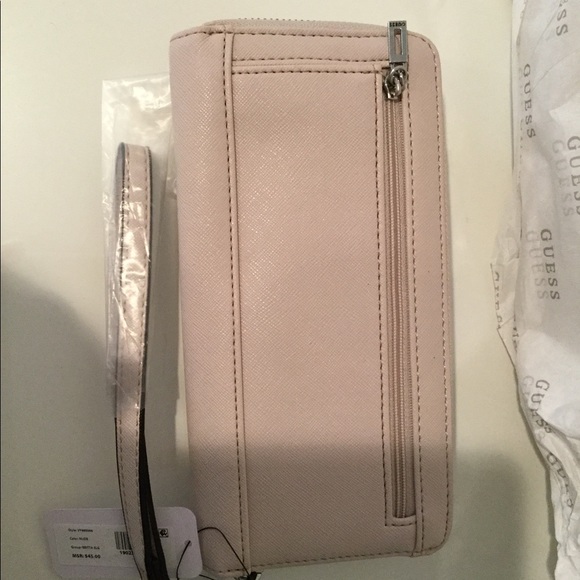 GUESS Britta Nude Wallet - Picture 2 of 7